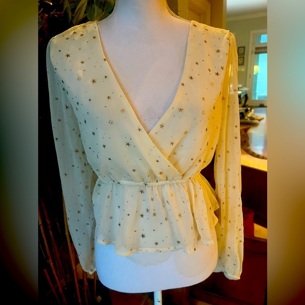 Bailey Rose ladies, blouse size medium NWT cream color with gold stars V-neck - Picture 4 of 15